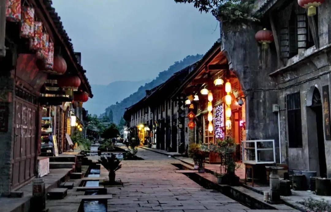 打卡云南丨第22件小事:大理酸辣鱼,大理美食佳肴中的佼佼者